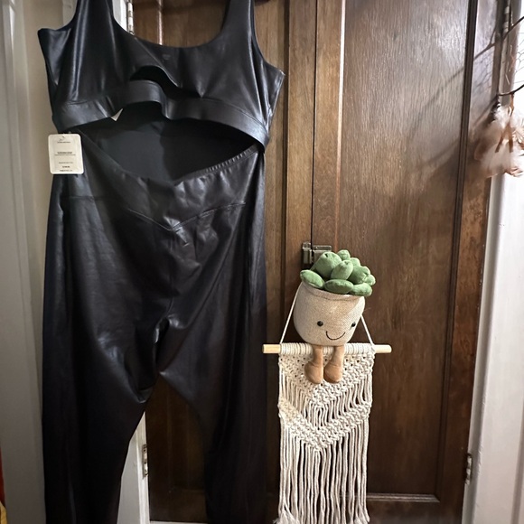 Fabletics X Khloe Kardashian size XXL - jumpsuit - Picture 7 of 10